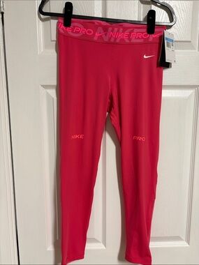 Women’s Nike Pro Pink Leggings